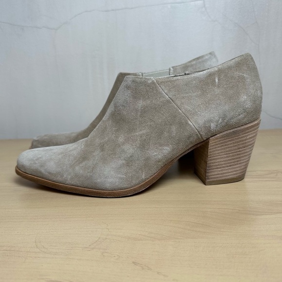 Vince Hamilton Italian Suede Ankle Boots Women’s Size 10 | Neutral Taupe Booties - Picture 5 of 9